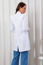 jaleco-branco-gabardine-poliester-feminino-saude-basico-gola-padre-punho-elastico-ziper-destacavel-universitario-medicina-esteticista-clinica-mulher