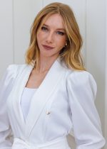 jaleco-off-white-alfaiataria-elegante-chique-calie-feminino-doutora-saude