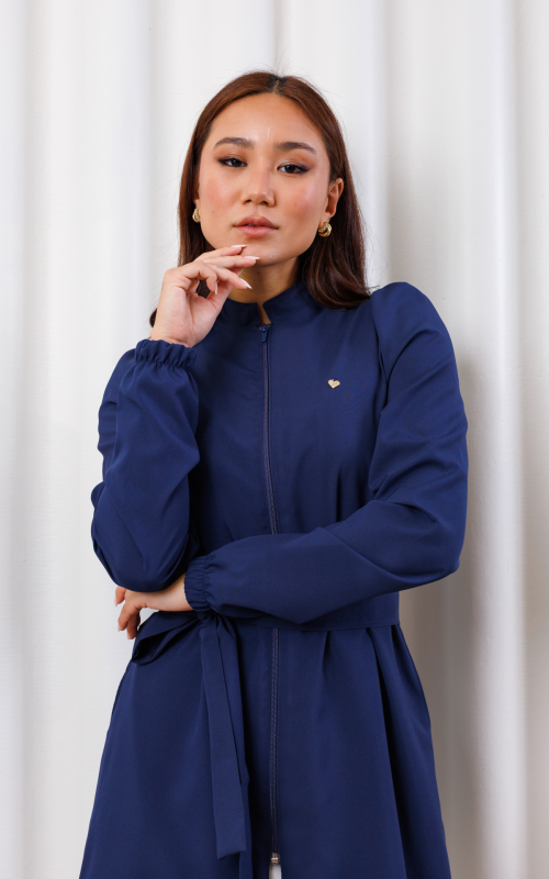 jaleco-oxfordine-azul-marinho-funcional-poliester-gola-padre-ziper-confortavel-medicas-clinicas-esteticas