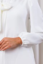 jaleco-branco-alfaiataria-elegante-chique-off-white-laço-chiffon-diferenciado-manga-longa-medica-esteticista-clinica