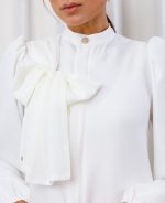 jaleco-branco-alfaiataria-elegante-chique-off-white-laço-chiffon-diferenciado-tapa-ziper-medica-esteticista-clinica