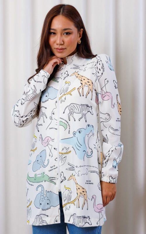 jaleco-colorir-ludico-para-pintar-interaçao-paciente-pediatria-medicas-gola-padre-punho-elastico-soltinho-confortavel-oxfordine-estampadoo