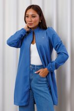 jaleco-oxfordine-azul-jeans-funcional-poliester-gola-padre-ziper-amarraçao-confortavel-medicas-clinicas-esteticas