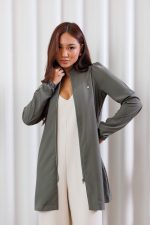 jaleco-oxfordine-gola-padre-verde-musgo-amora-basico-funcional-confortavel-com-amarraçao-clinica-estetica-medica-soltinho