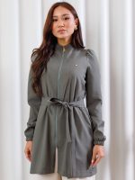 jaleco-oxfordine-verde-musgo-amora-basico-funcional-confortavel-clinica-estetica-medica