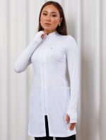 jaleco-flexivel-malha-maleavel-elastico-branco-slim-manga-longa-moderno-recortes-performance-desempenho-medicas-esteticistas-clinicas-saude-conforto