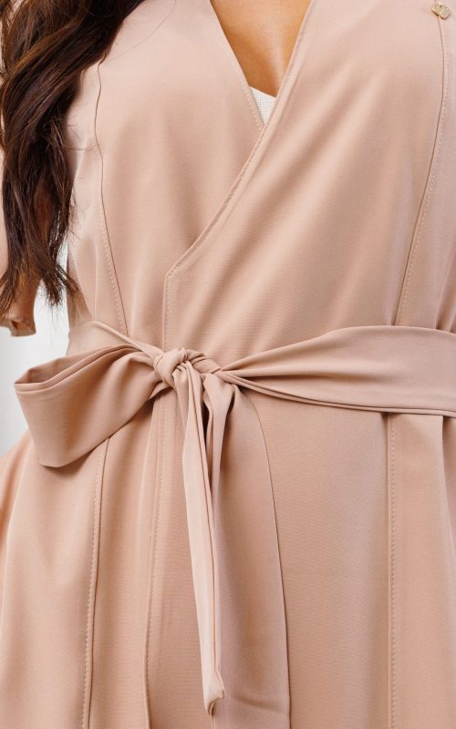 jaleco-manga-curta-bege-funcional-leve-confortavel-medicas-estetica-clinica-amarração-decote-v-nudee