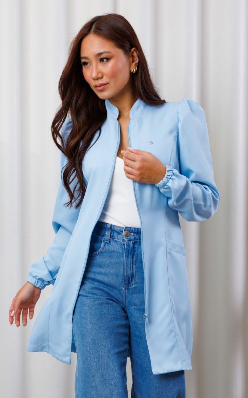 jaleco-azul-gabardine-poliester-feminino-saude-basico-gola-padre-punho-elastico-ziper-destacavel-universitario-medicina-esteticista-clinica-saude-mulher