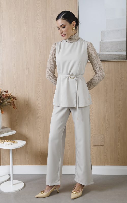 conjunto-feminino-bege-nude-profissional-gabardine-poliester-doutoras-medicas-estetica-recepçao-clinicas-saude-mulher