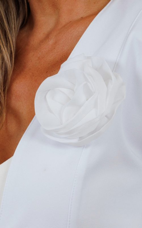 jaleco-feminino-off-white-alfaiataria-elegance-flor-broche-chiffon-medicas-doutoras-saude-mulher