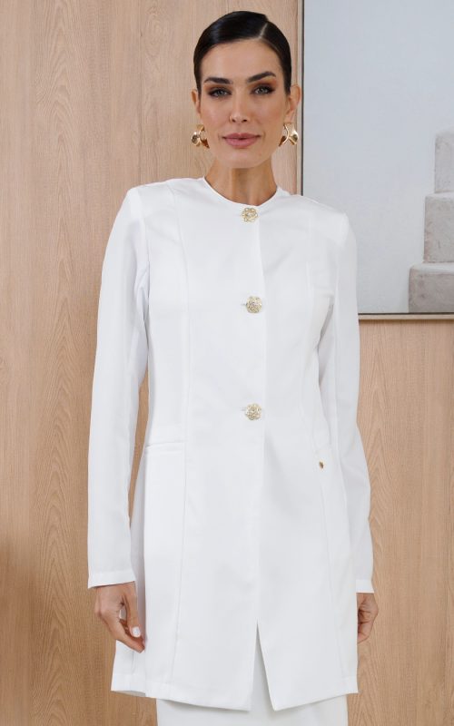 jaleco-feminino-off-white-gabardine-chique-doutora-medica-esteticista-saude-mulher