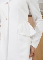 jaleco-feminino-off-white-gabardine-poliester-peplum-botoes-elegante-estetica-medicas-doutoras-saude-mulher