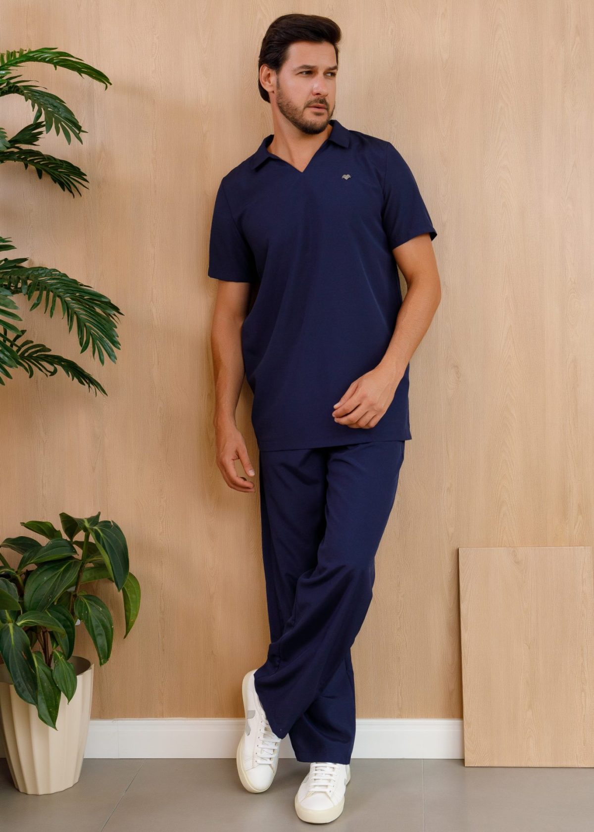 scrub-masculino-azul-marinho-joao-elastano-versatil-manga-curta-calça-profissional-saude-homem