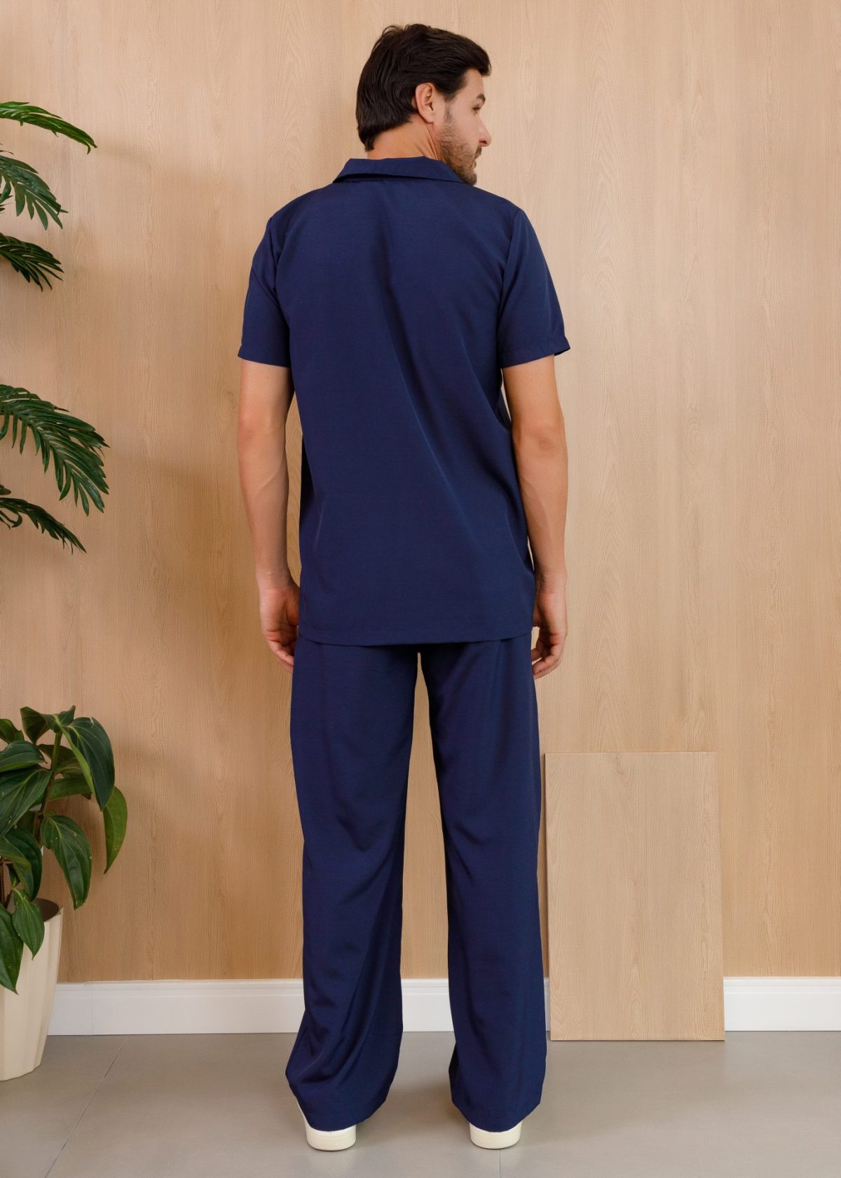 scrub-masculino-azul-marinho-joao-elastano-versatil-manga-curta-calça-profissional-saude-homem