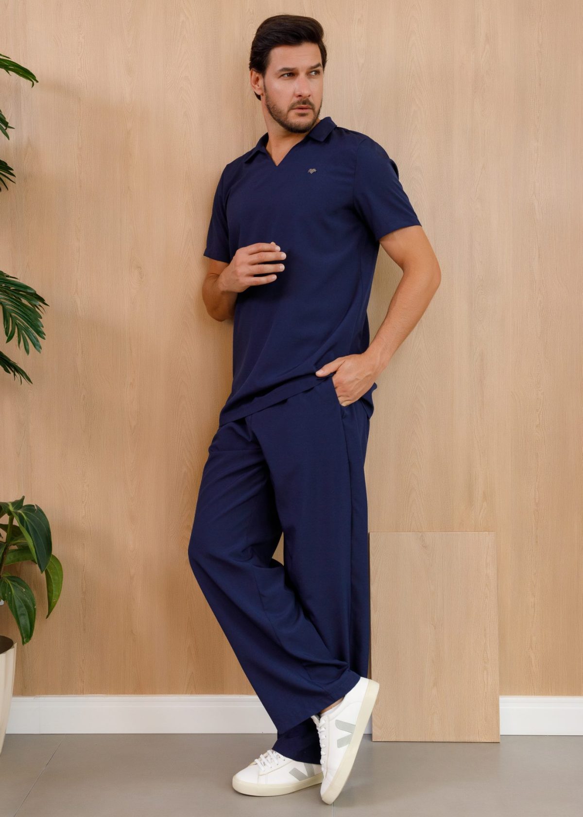 scrub-masculino-azul-marinho-joao-elastano-versatil-manga-curta-calça-profissional-saude-homem