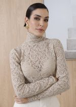 blusa-feminina-renda-bege-manga-longa-segunda-pele-poliamida-elastano-gola-alta-inverno-saude-mulher