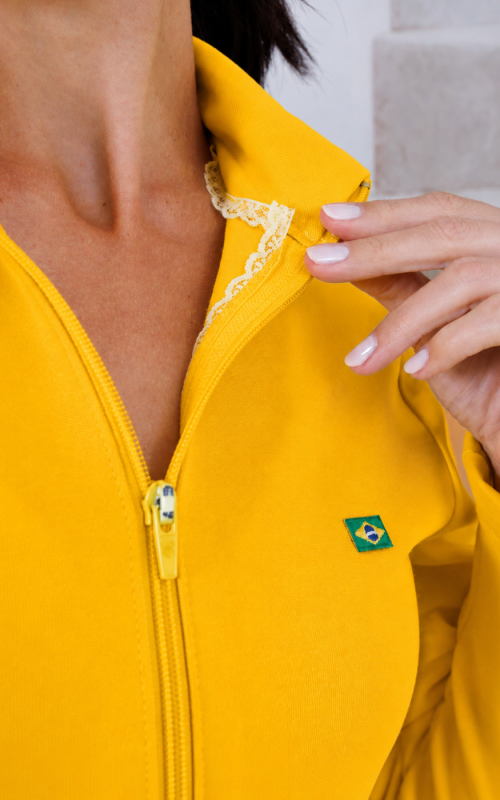 jaleco-feminino-malha-amarelo-funcional-maleavel-confortavel-clinica-estetica-medica-saude-mulher