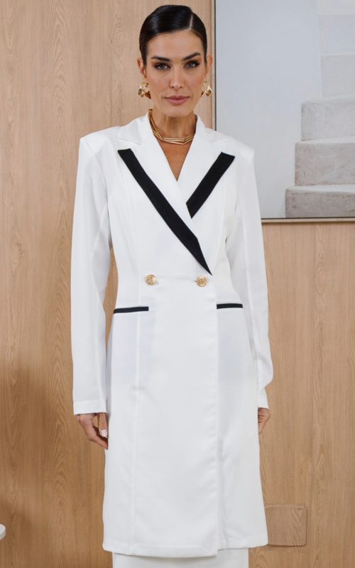 jaleco-feminino-off-white-midi-gabardine-blazer-transpassado-doutoras-medicas-dermatologistas-consultorios-mulher-saude