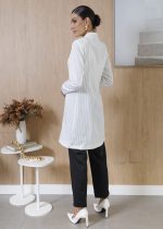 Jaleco feminino Emanuele alfaiataria off-white risca de giz vista costas